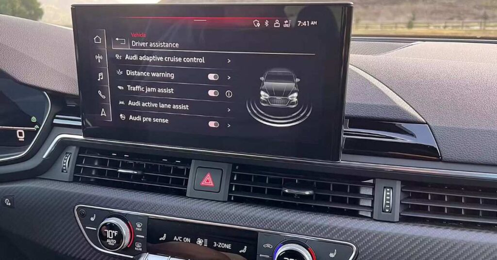 Audi RS5 Avant Features