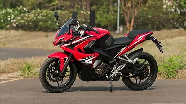 1. Bajaj Pulsar RS200