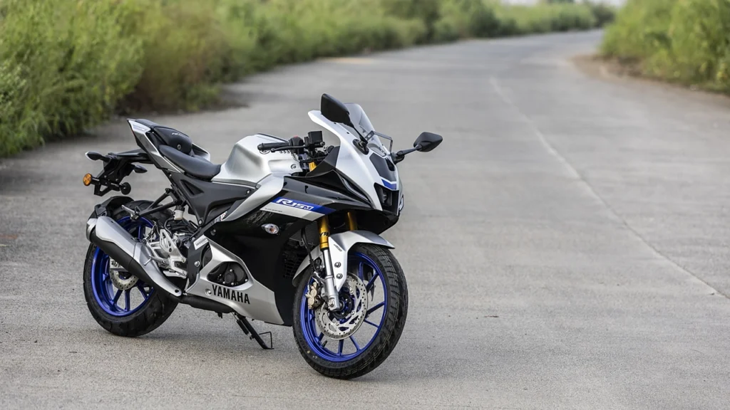 2. Yamaha R15 V4